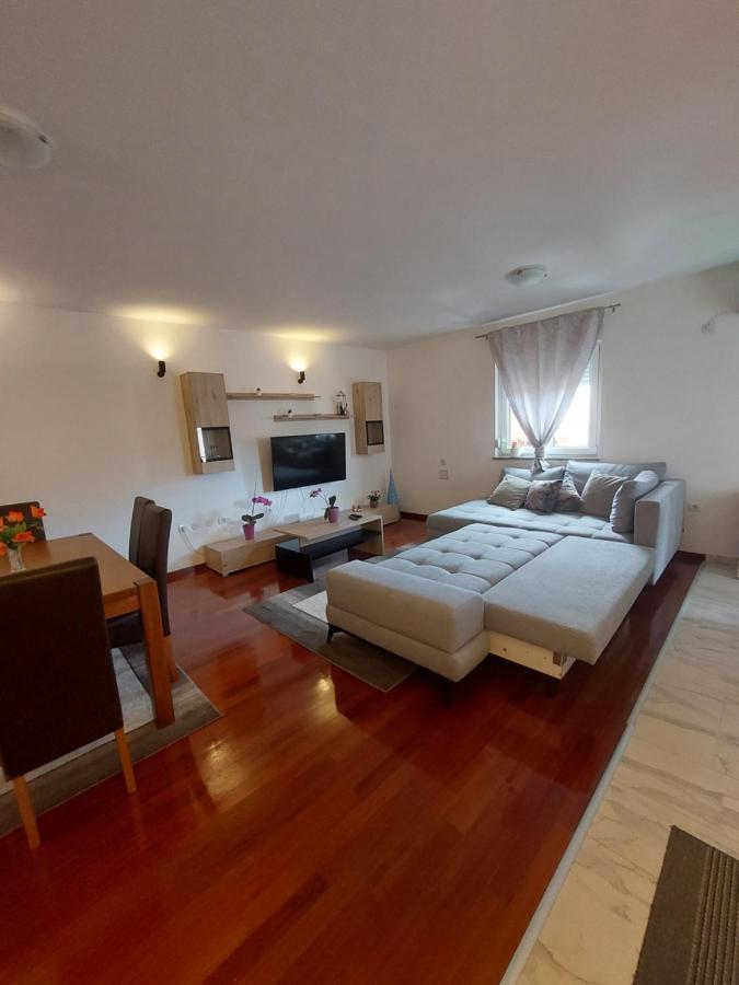 Apartment Violeta Μεντουλίν Εξωτερικό φωτογραφία